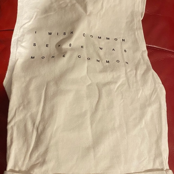 Cute tops - Picture 3 of 4